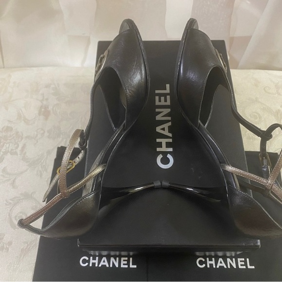 🆕 Chanel CC Medallon heels sandals 😍 - Picture 4 of 6
